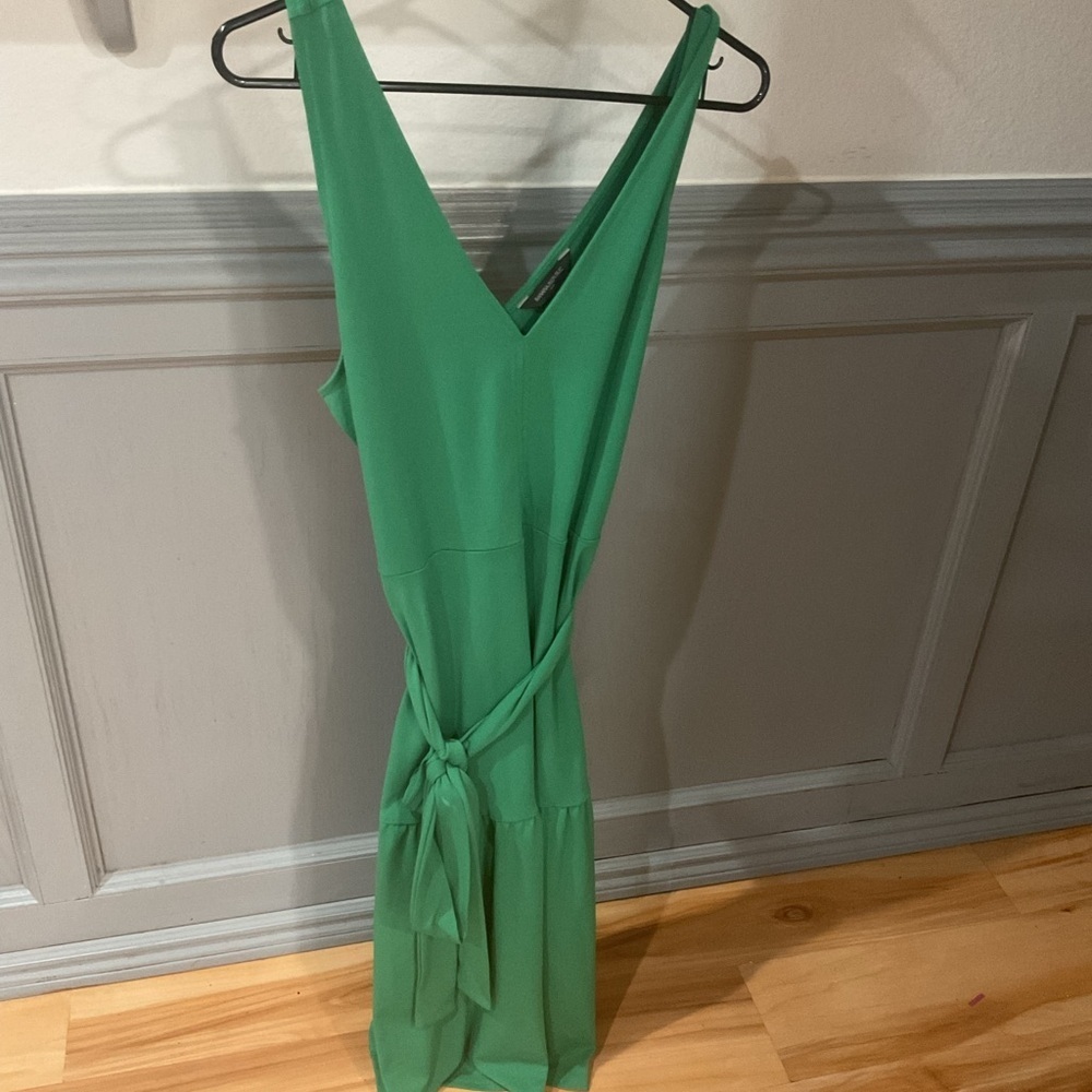 Banana Republic Green Sleeveless V-Neck Midi Dress with Tie Waist
